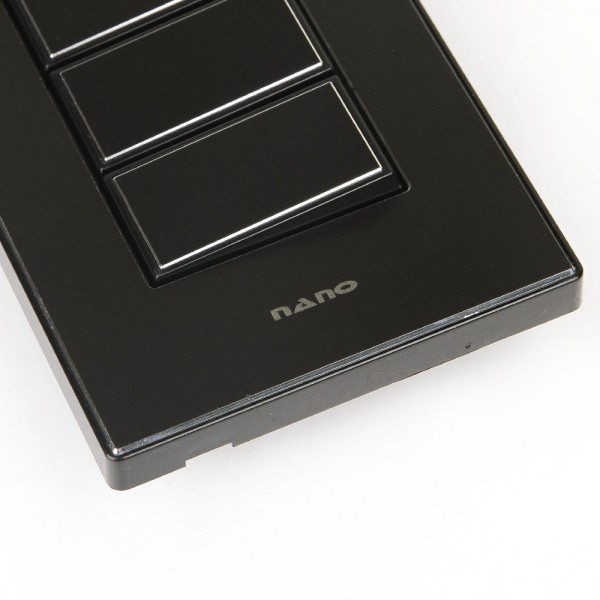 꾸밈닷컴 - 전기/조명/가전 ▼ > 전기자재 ▼ > 스위치 > 나노 AL 아트2 올블랙 3구 스위치