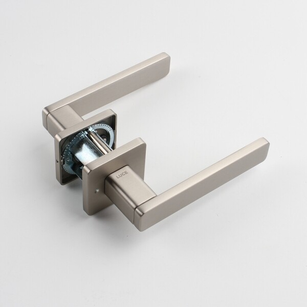 꾸밈닷컴 - 손잡이/도어락 ▼ > 방문손잡이 ▼ > 레버 버튼형 > 루체 방문손잡이 LU-482 (타공 45mm)