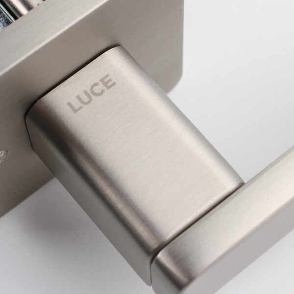 꾸밈닷컴 - 손잡이/도어락 ▼ > 방문손잡이 ▼ > 레버 버튼형 > 루체 방문손잡이 LU-482 (타공 45mm)