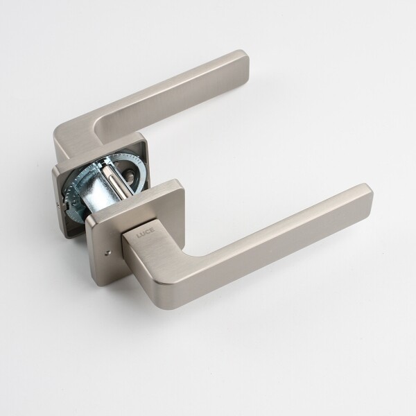 꾸밈닷컴 - 손잡이/도어락 ▼ > 방문손잡이 ▼ > 레버 버튼형 > 루체 방문손잡이 LU-489 (타공 45mm)