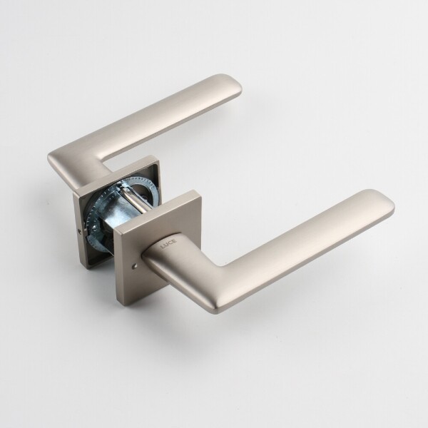 꾸밈닷컴 - 손잡이/도어락 ▼ > 방문손잡이 ▼ > 레버 버튼형 > 루체 방문손잡이 LU-491 (타공 45mm)