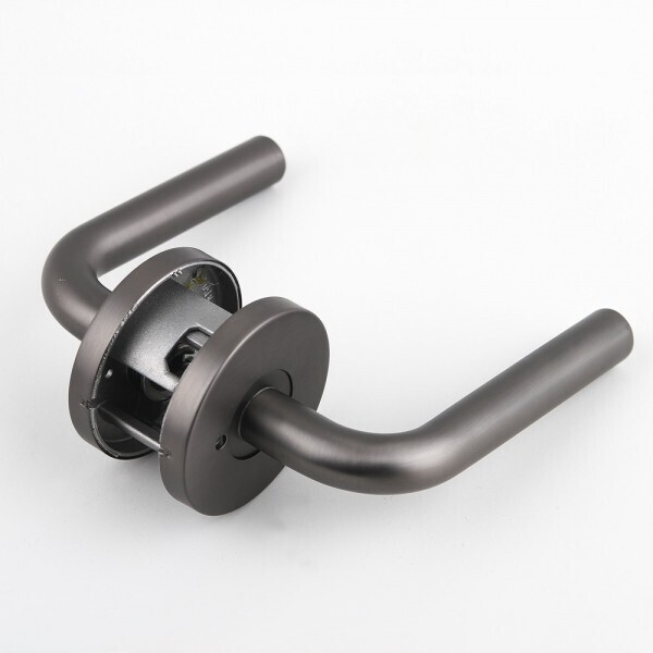 꾸밈닷컴 - 손잡이/도어락 ▼ > 방문손잡이 ▼ > 레버 버튼형 > 스텐 방문손잡이 스틱