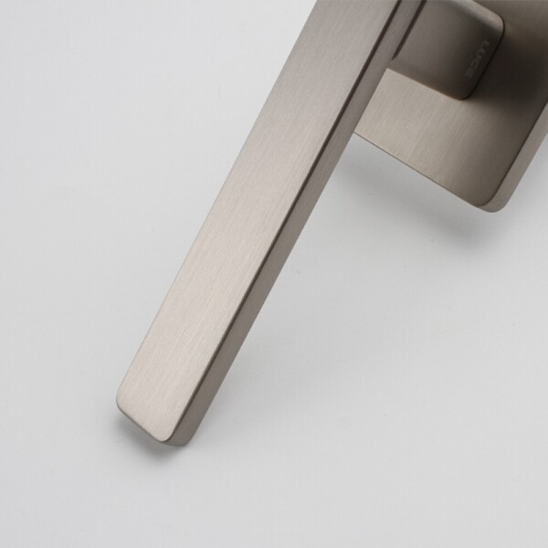 꾸밈닷컴 - 손잡이/도어락 ▼ > 방문손잡이 ▼ > 레버 버튼형 > 루체 방문 문손잡이 LU-282 (타공 55mm)